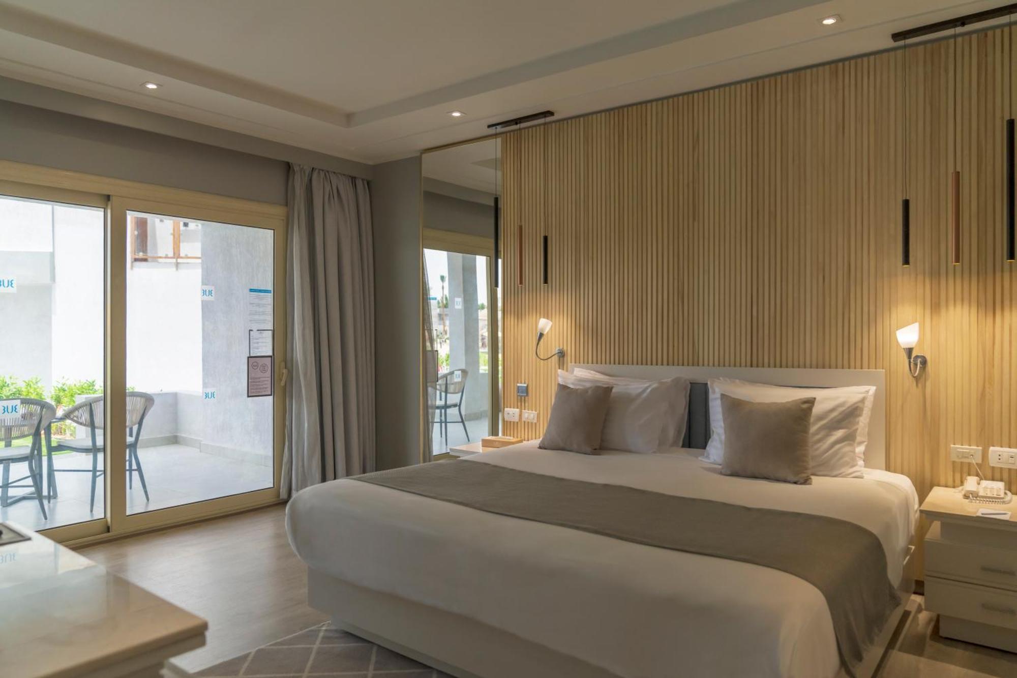فندق صن رايز كريستال باي ريزورت الغردقة المظهر الخارجي الصورة A bedroom at the hotel